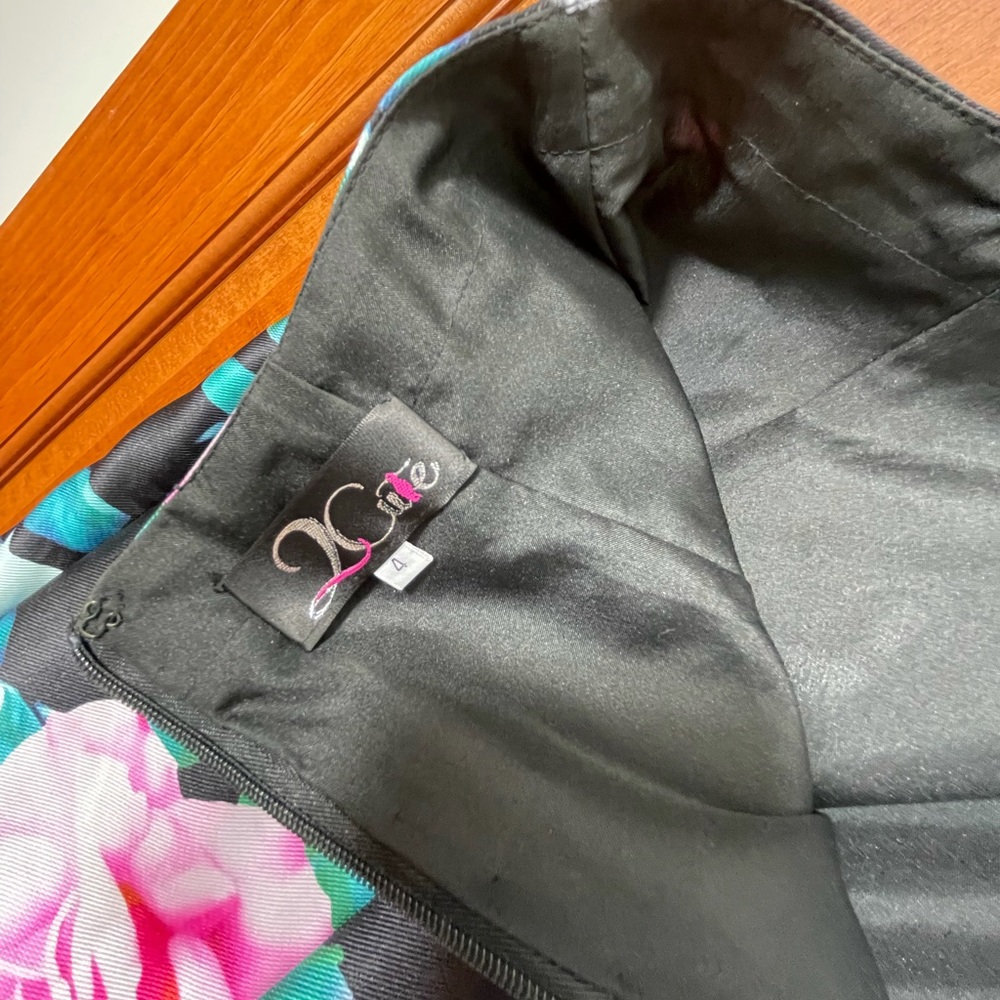 2Cute Two-Piece Floral Prom Dress - Picture 10 of 15